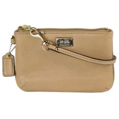 coach wristlets 31